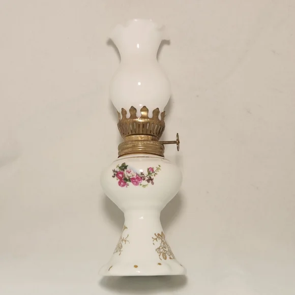 Vintage Mini Oil Lamp - Picture 2 of 8